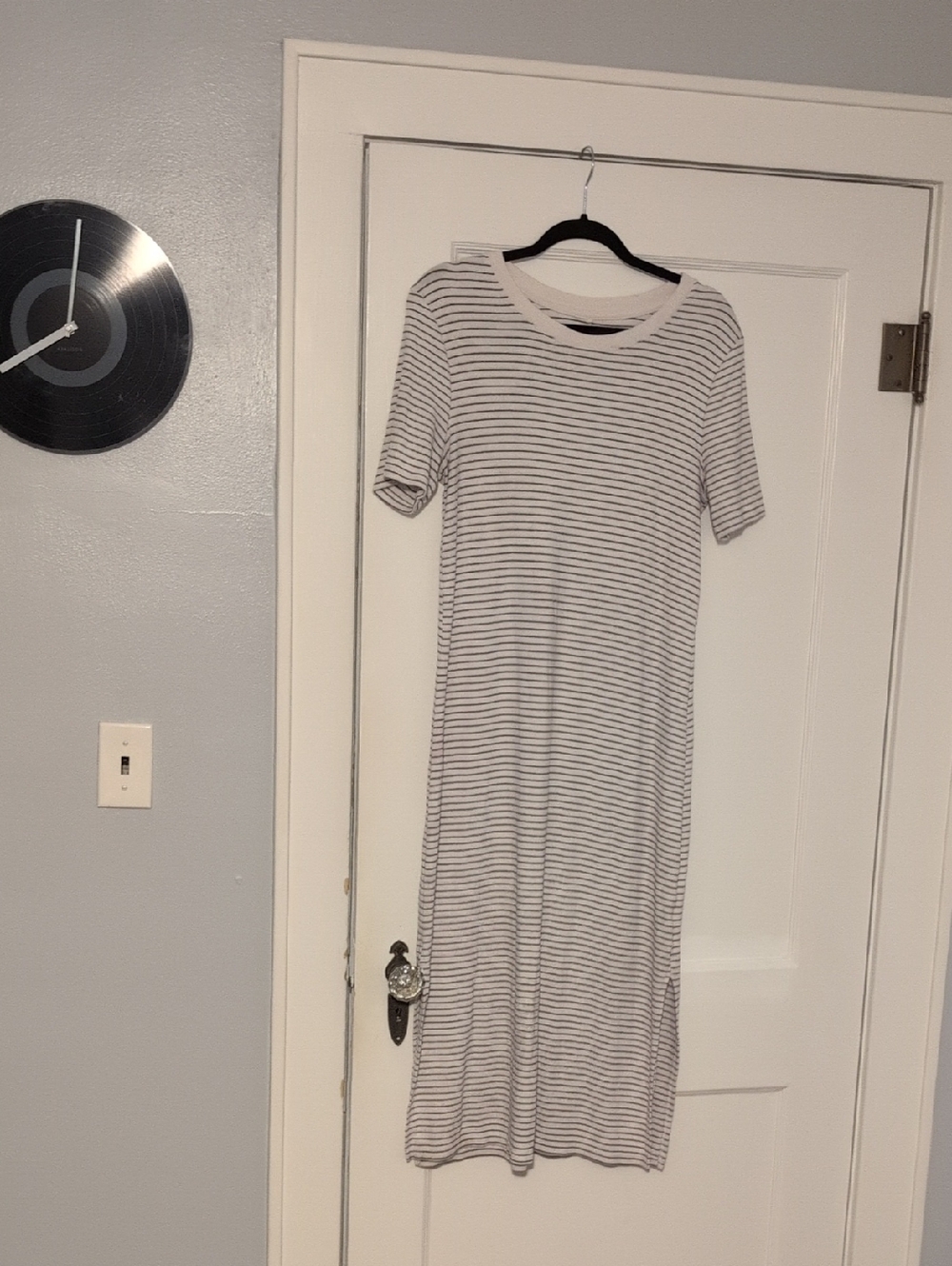 Casual Short-Sleeve Striped Maxi Dress - White/Black
